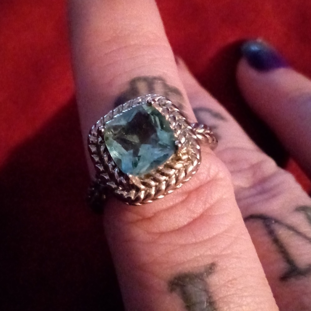Ring - Picture 3 of 3